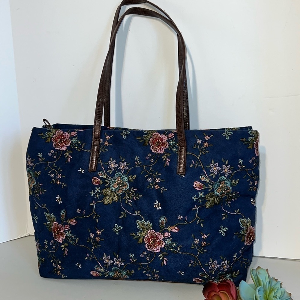 Buenos Womens Blue Corduroy Embroidered Floral Shoulder Bag